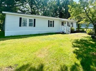 4 Amy Ln, Hampstead, NH 03841