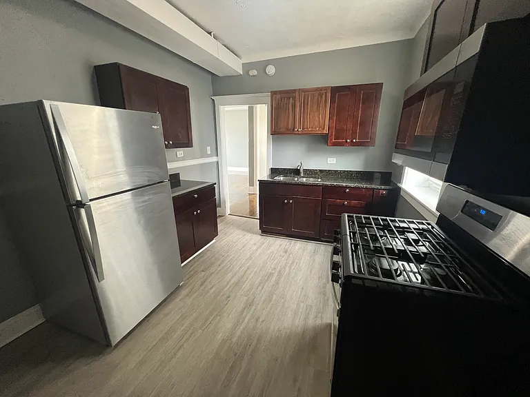 840 W 66th St #3 — Photo 6