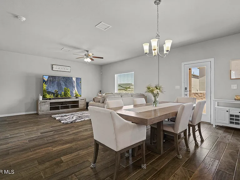 12245 Desert Pine Ave — Photo 7