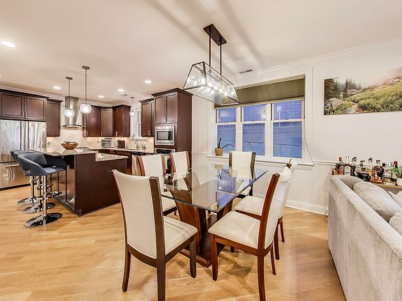 5th image of 725 W Diversey Pkwy APT 1W