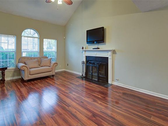 4th image of 2269 Halcyon Way