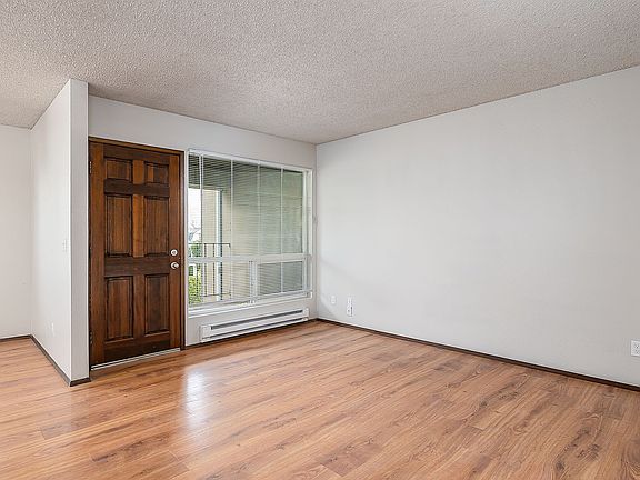 5th image of 3614 Wetmore Ave Unit 2