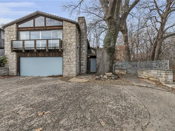 4309 Rockhill Rd, Kansas City, MO 64110