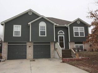 2909 Fenwick Rd, Lawrence, KS 66046