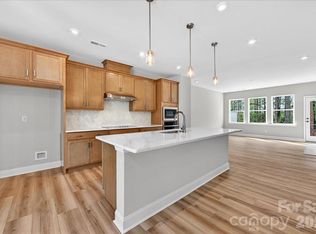 7925 Cedarsmith Ct, Charlotte, NC 28217