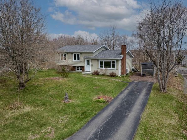 101 Edgewood Dr, Mira Road, NS B1P 2C2