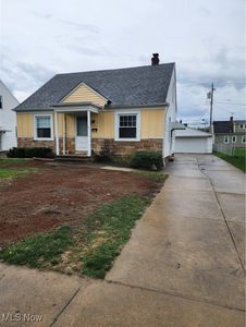 276 E 328th St, Eastlake, OH, 44095