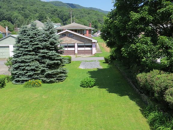 Back Yard/Off-Street Parking