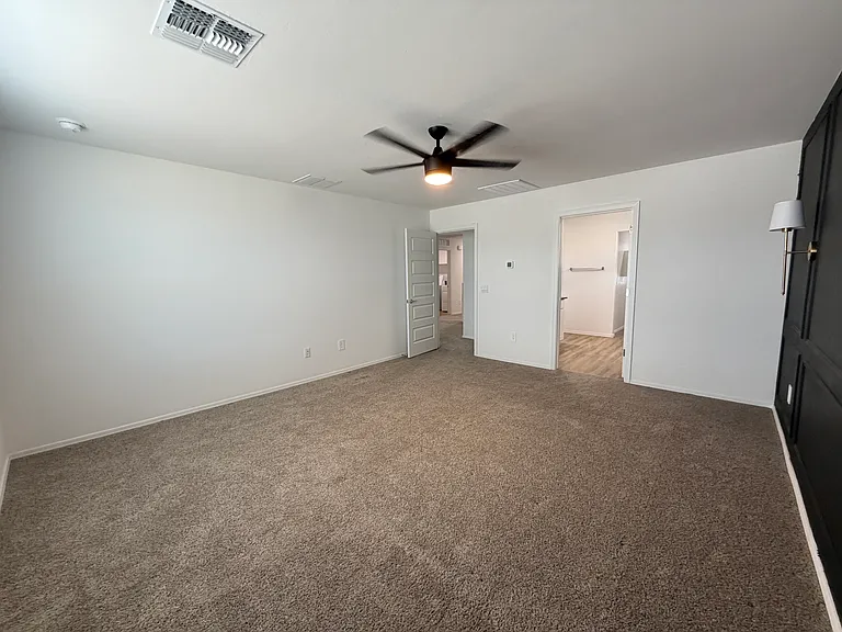 10442 W Guildford Ln — Photo 16