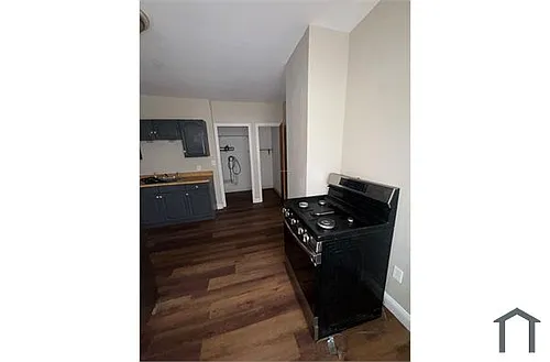 102 Lindley St Photo 1