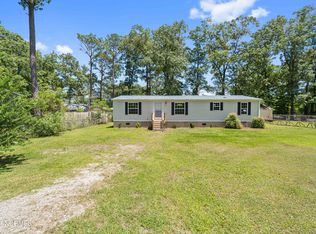 513 Greenwood Rd, Richlands, NC 28574