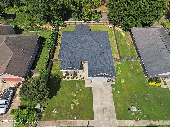 2nd image of 13212 Tyler Ln
