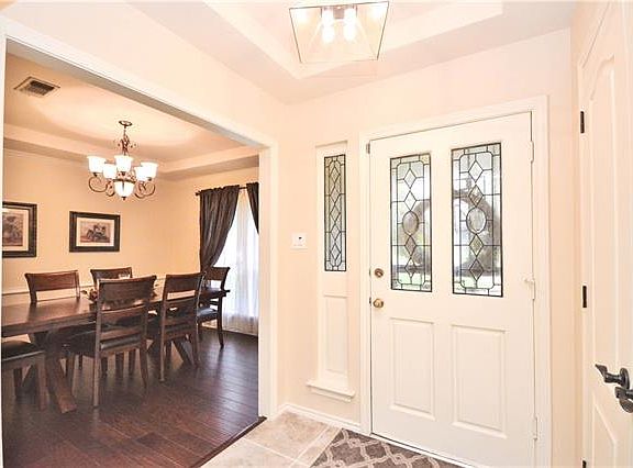 3rd image of 614 Villa Creek Dr