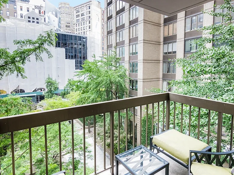 5 E 22nd St #5R — Photo 2