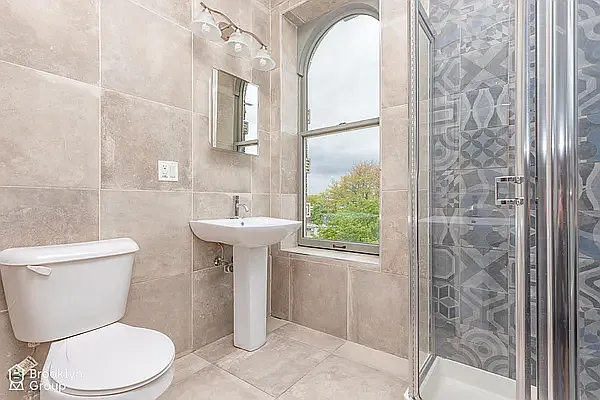 Rented by Brooklyn Group | media 21