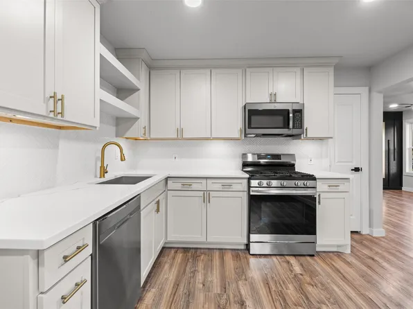 8423 Glen Regal Dr, Dallas, TX 75243