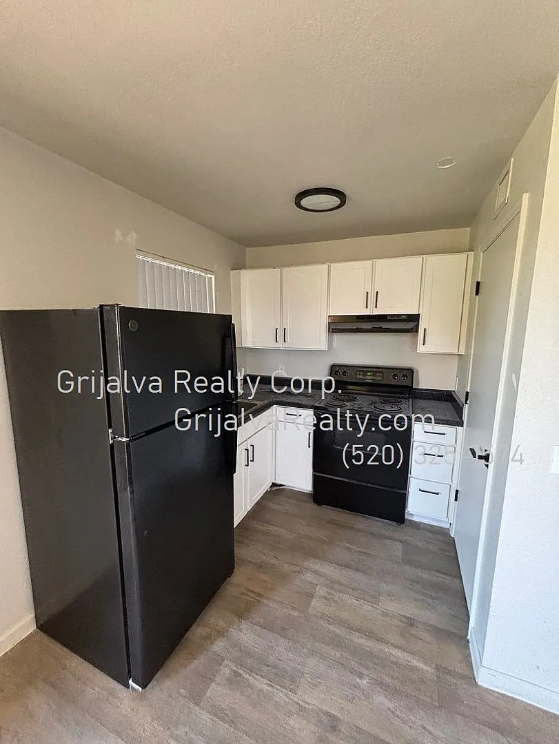 2322 N Elaine Blvd — Photo 4