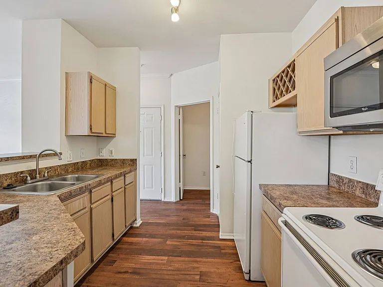 Wesley St. James Apartments at Sandy Springs — Photo 27