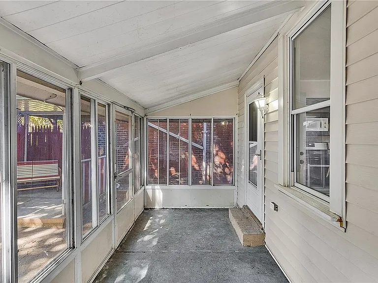 204 Johnston Ave — Photo 12