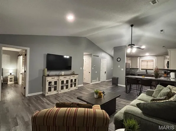 18910 Pine Lake Rd #B-11, Monroe City, MO 63456