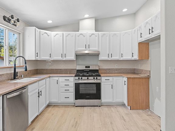 5th image of 1853 Tulip Pl