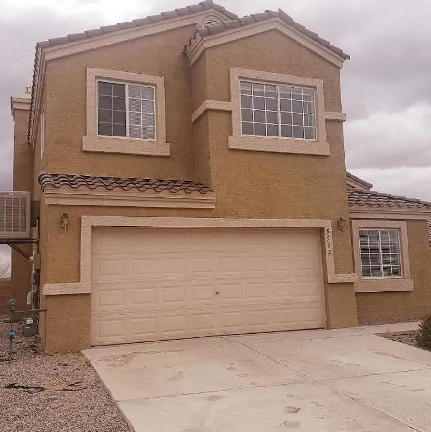 Coming Soon 4br/2.5 Bath 2100 Sqft House In Enchanted Hills — Photo 1