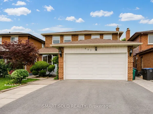837 Queensbridge Dr, Mississauga, ON L5C 3K3