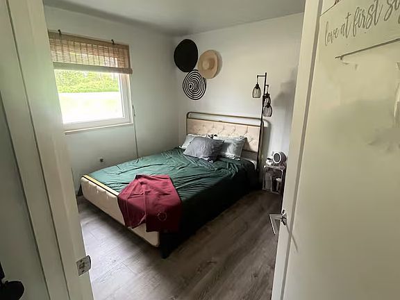 3rd image of 35 Sheridan St Unit 1