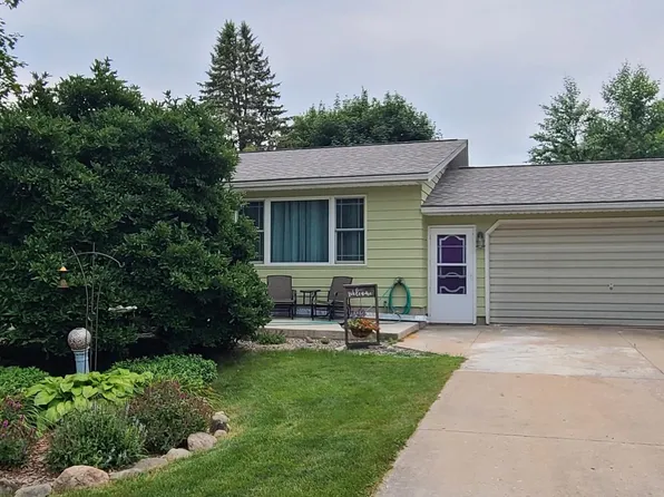 512 NE Grove St, Brownsdale, MN 55918
