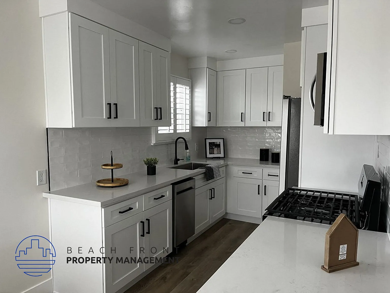142 30th St., 2923 Manhattan Ave. — Photo 2