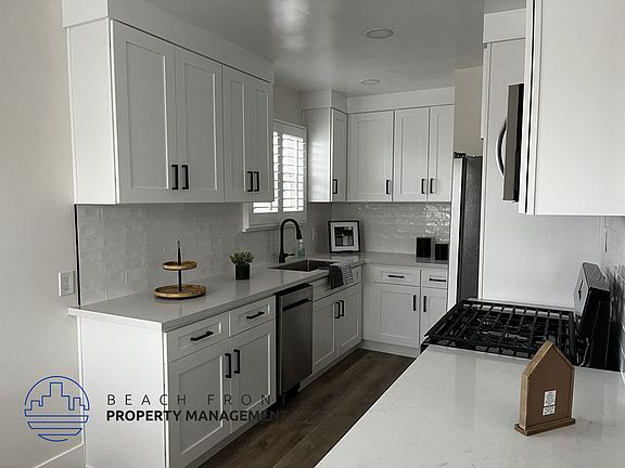 2nd image of 142 30th St #60627537