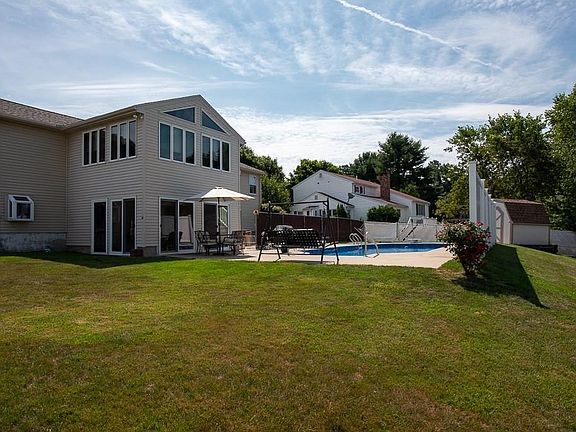 2nd image of 8 Westport Dr