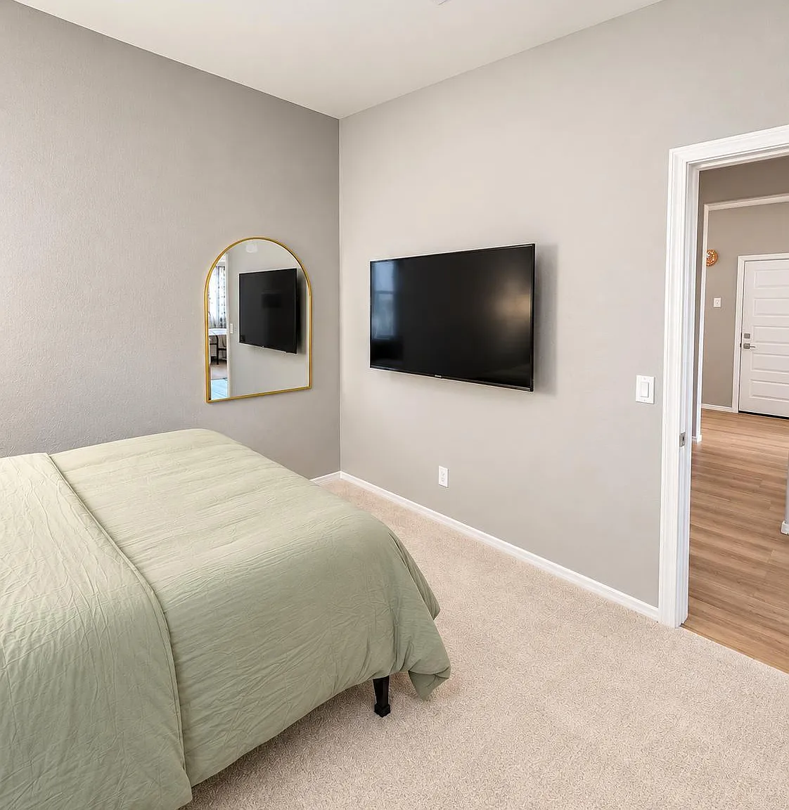 4 bed, 2.5 bath, 2642 sqft, $983 — Photo 3