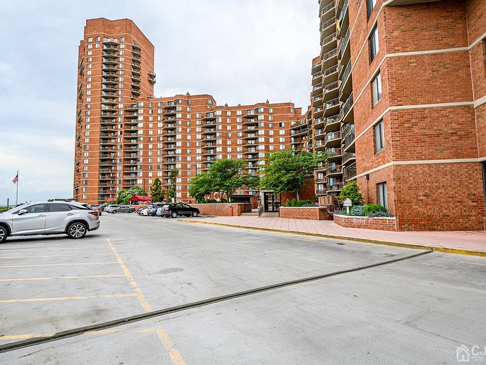1st image of 315 Harmon Cove Tower