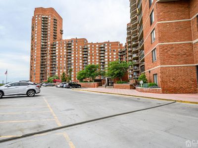 315 Harmon Cove Tower, Secaucus, NJ, 07094