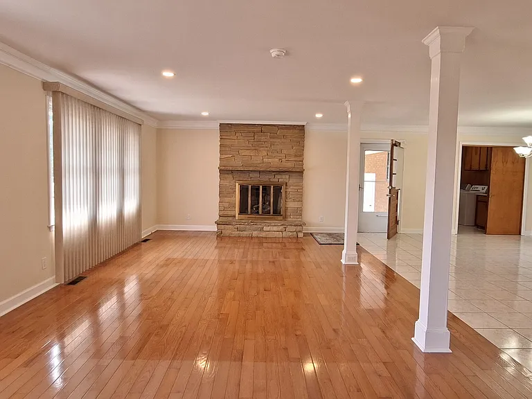 424 Lagrange Rd — Photo 10