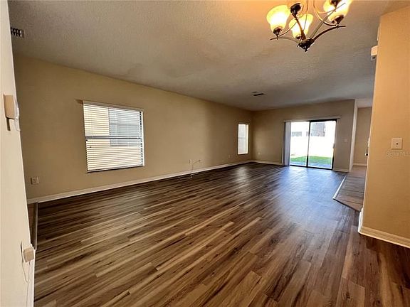 3rd image of 2719 Garden Falls Dr