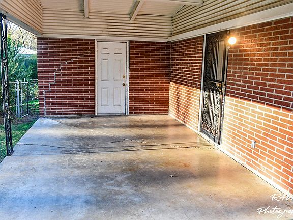 3rd image of 16 Sunnydale Dr