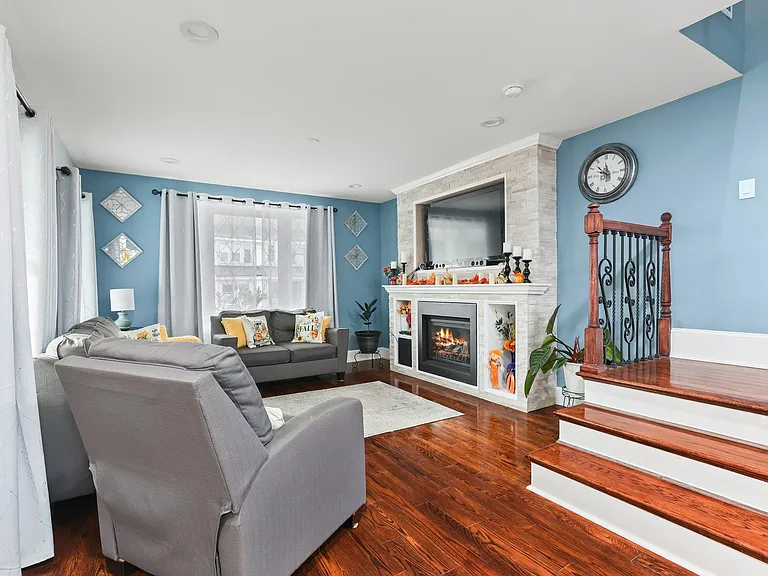 234 Howell St — Photo 11