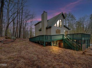 180 Westcolang Rd, Lackawaxen, PA 18435