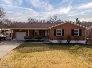 1544 Knight Rd, Louisville, KY 40216