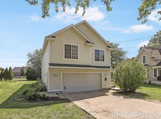 235 N State St, Zeeland, MI 49464