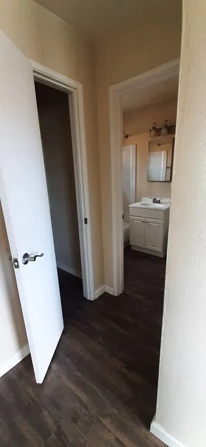 613 Alabama St — Photo 4