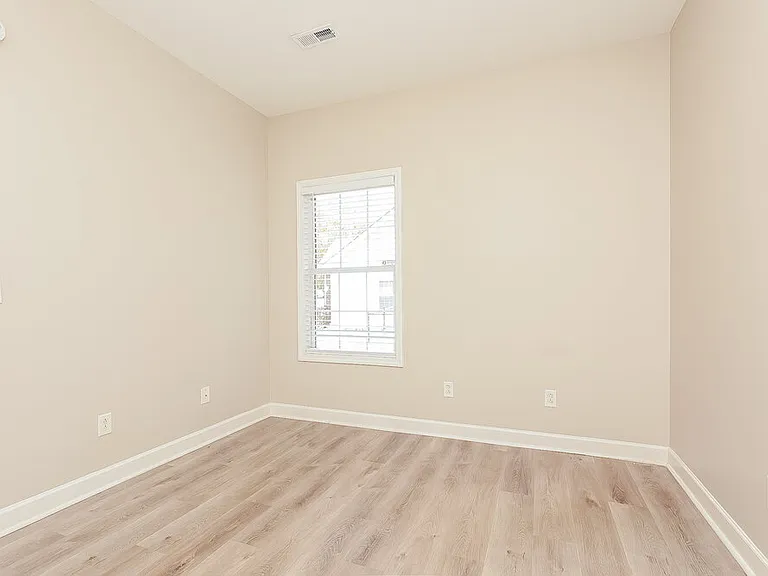 832 Hammersmith Dr — Photo 13