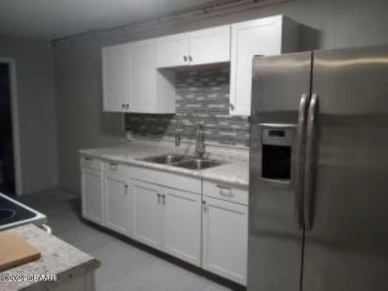 528 Park Dr — Photo 2