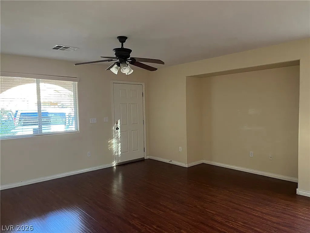 3 bed, 2.5 bath, 1476 sqft, $1,800 — Photo 3