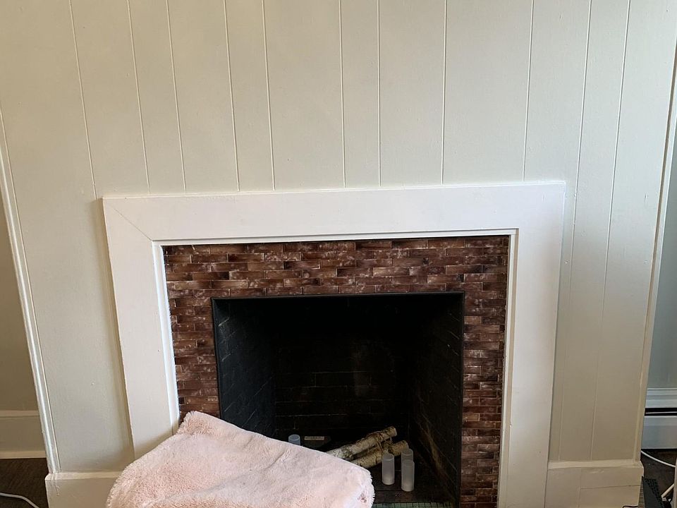 2nd image of 11 Aberdeen St #12