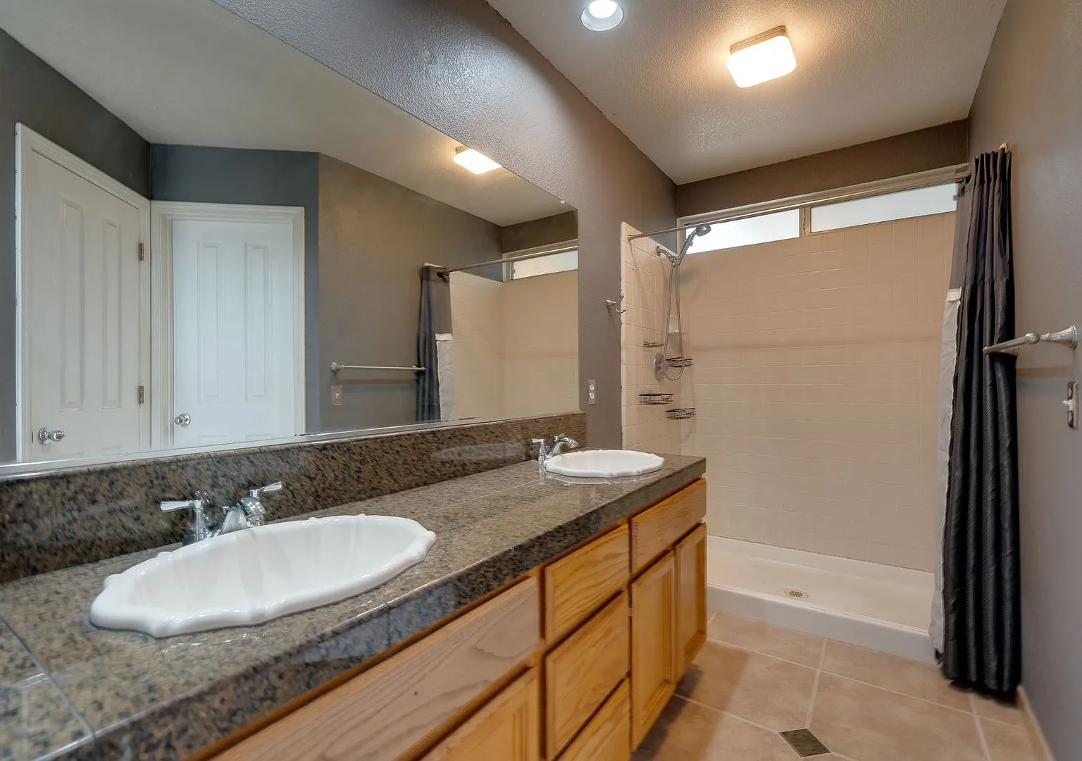 3-Bedroom Citrus Heights Home with Vaulted Ceilings, Fireplace & 2-Car Garage! — Photo 4