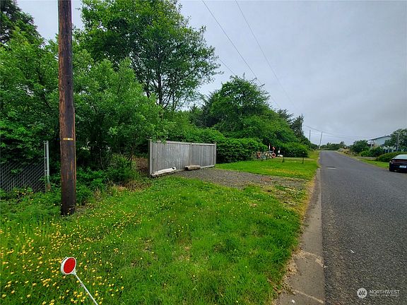 2nd image of 12 woodland Drive