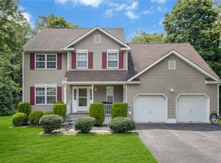 13 Ramblewood Dr, Newburgh, NY 12550